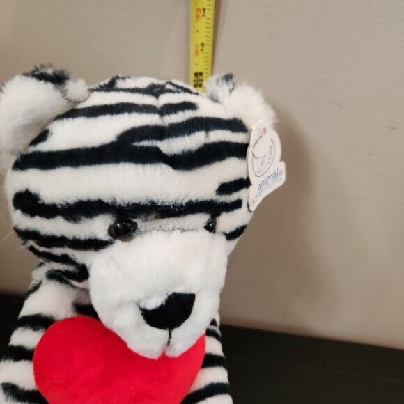 Plush White Tiger With Heart NWT Valentine's Animal Adventure Stuffie - Picture 2 of 4